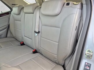 2010 Mercedes-Benz M-Class ML350 4MATIC photo 17
