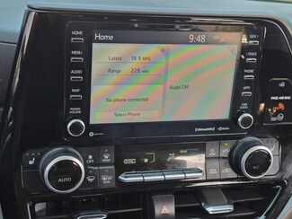 2021 Toyota Highlander XLE photo 13