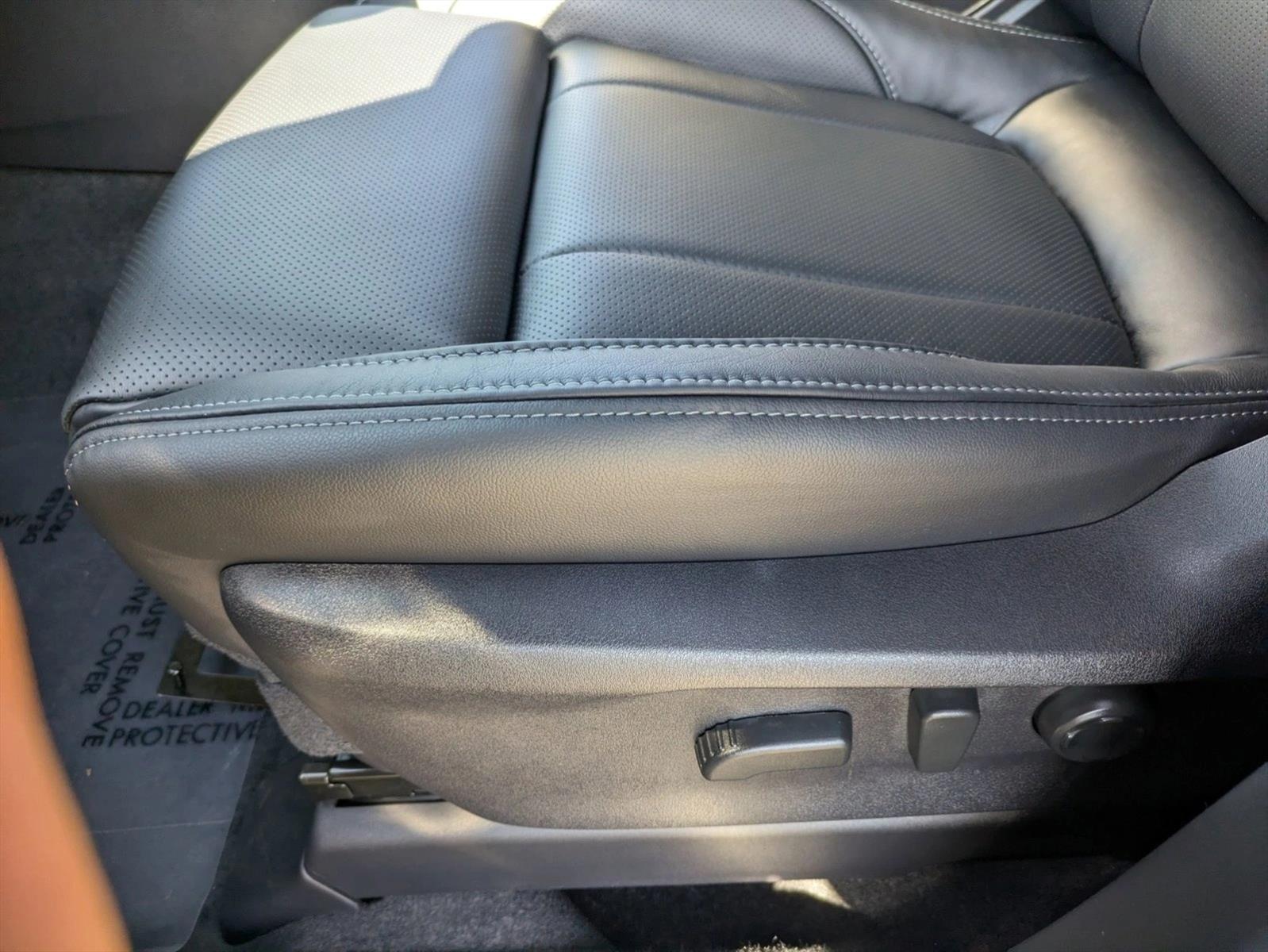 2025 Subaru Ascent Touring photo 4