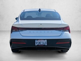 2025 Hyundai Elantra SE photo 7