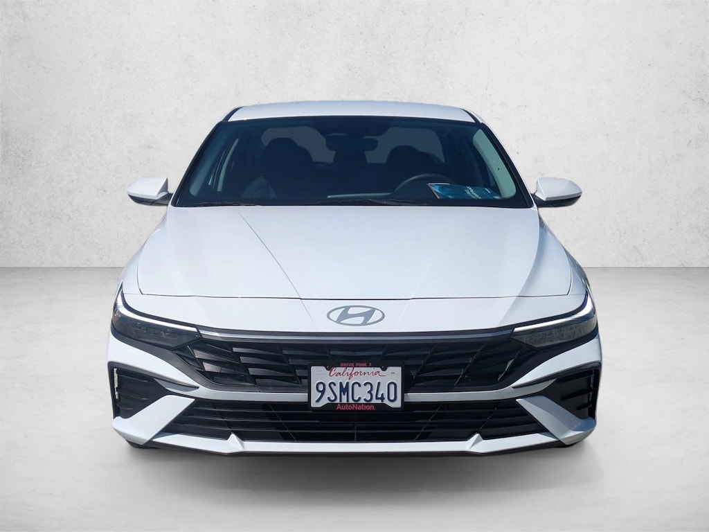 Used 2025 Hyundai Elantra SE Sedan