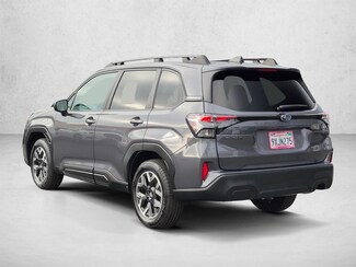 2026 Subaru Forester Premium photo 8