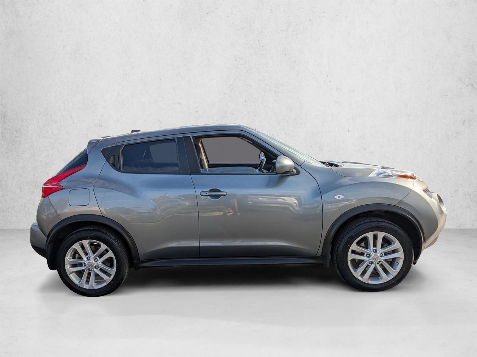 2012 Nissan Juke SV photo 4