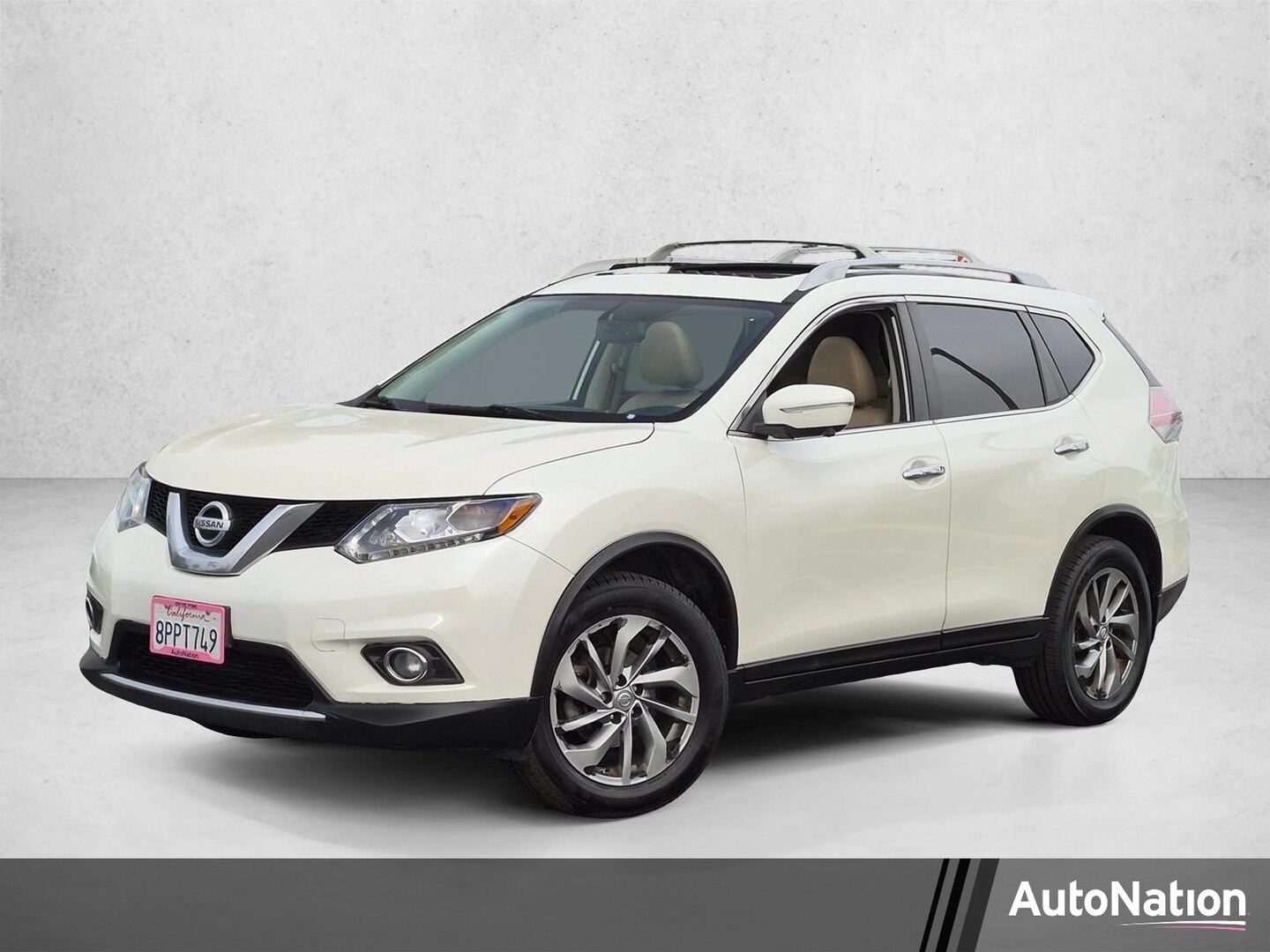 2015 Nissan Rogue SL in Pearl White