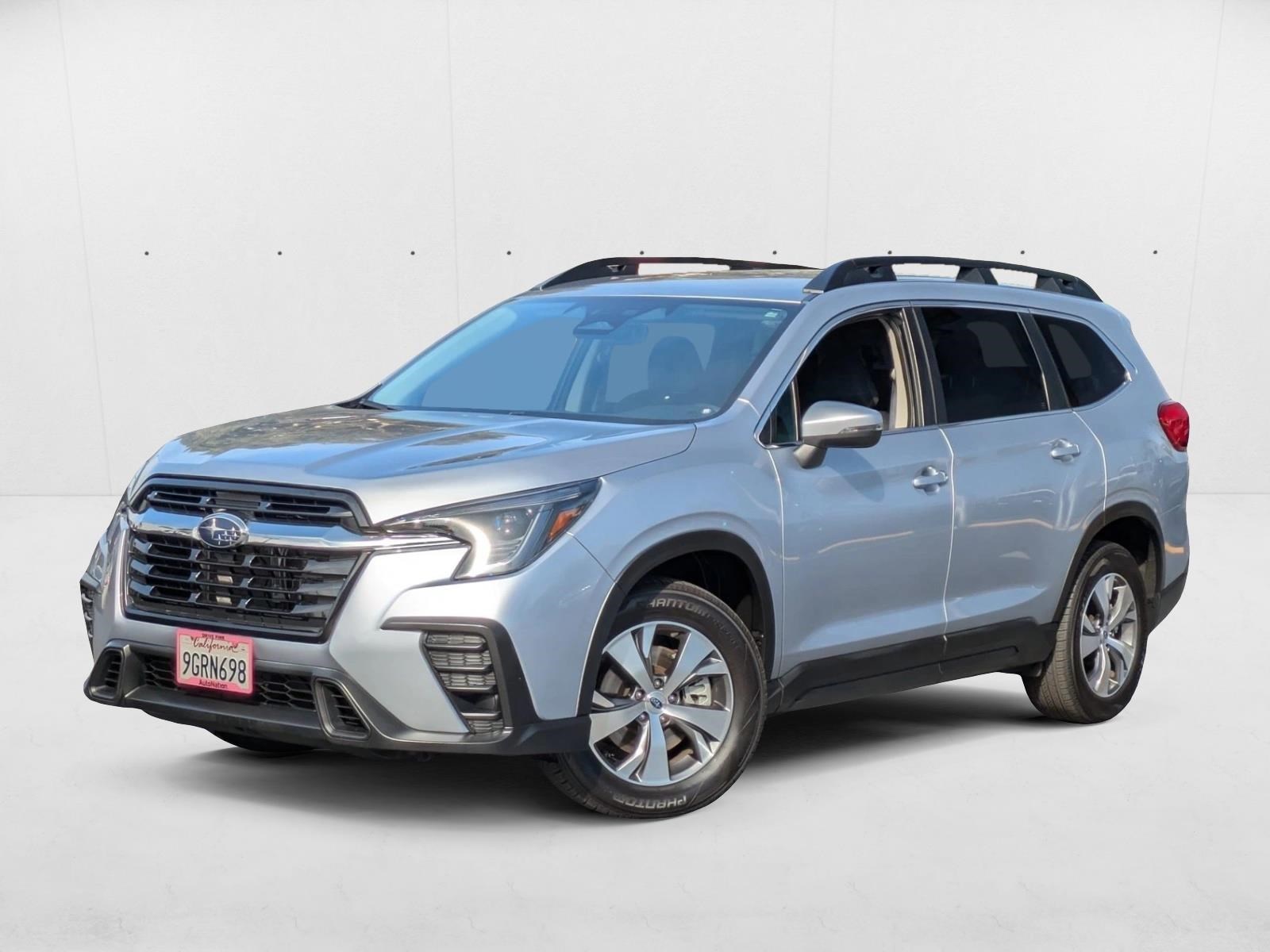 2023 Subaru Ascent Premium's photo