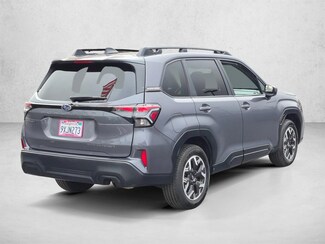 2026 Subaru Forester Premium photo 7