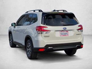 2024 Subaru Forester Premium photo 8