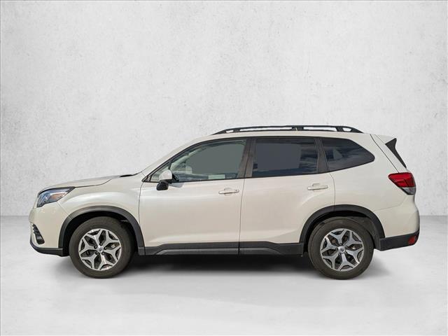 2023 Subaru Forester Premium photo 4