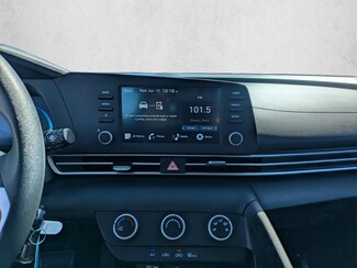 2025 Hyundai Elantra SE photo 14