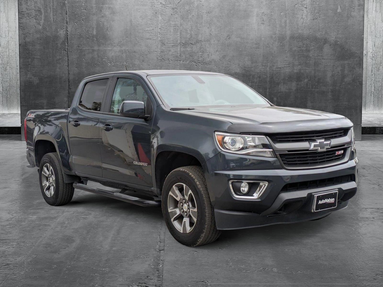 2017 Chevrolet Colorado Z71 photo 3
