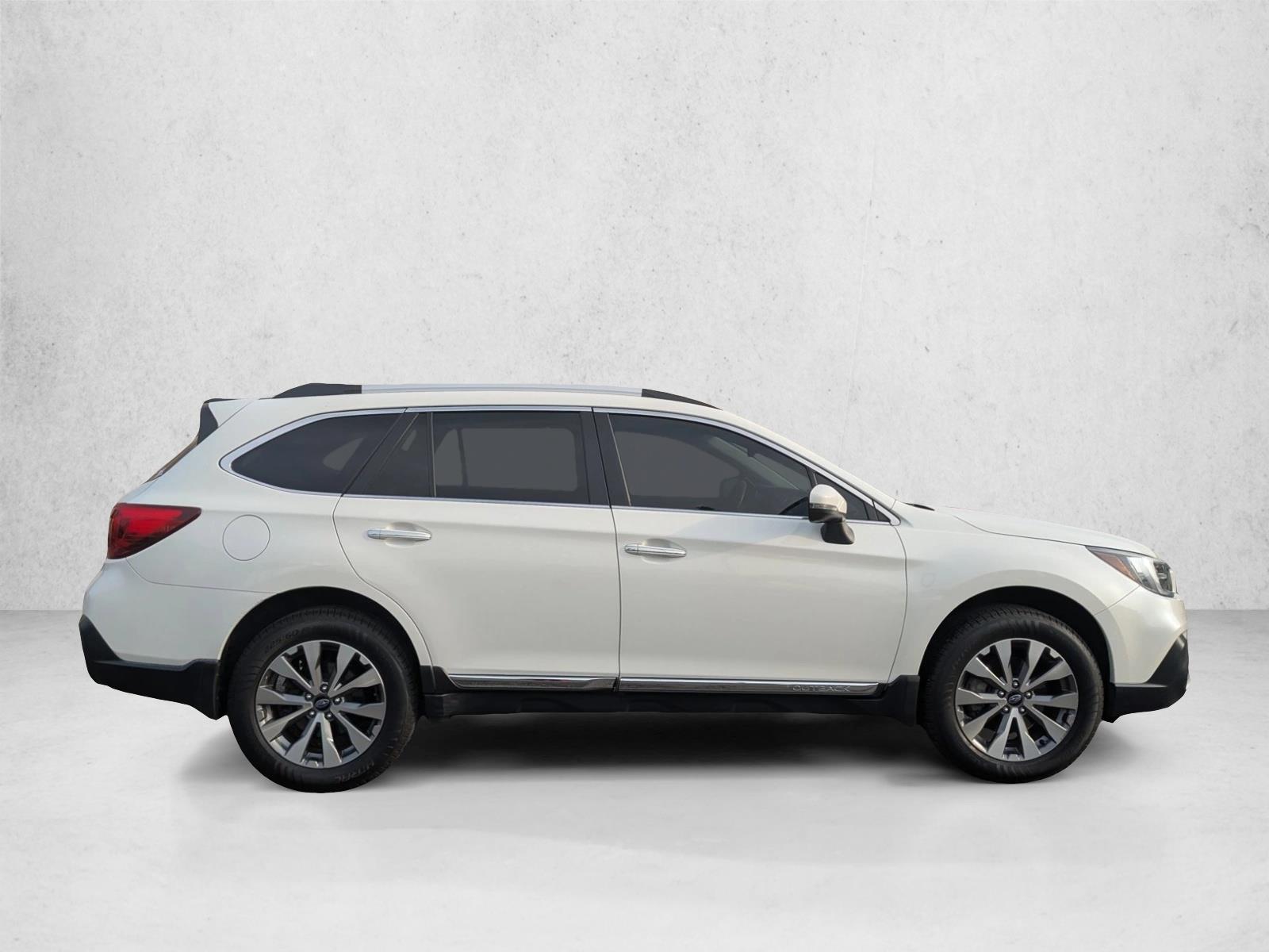 2019 Subaru Outback Touring photo 3