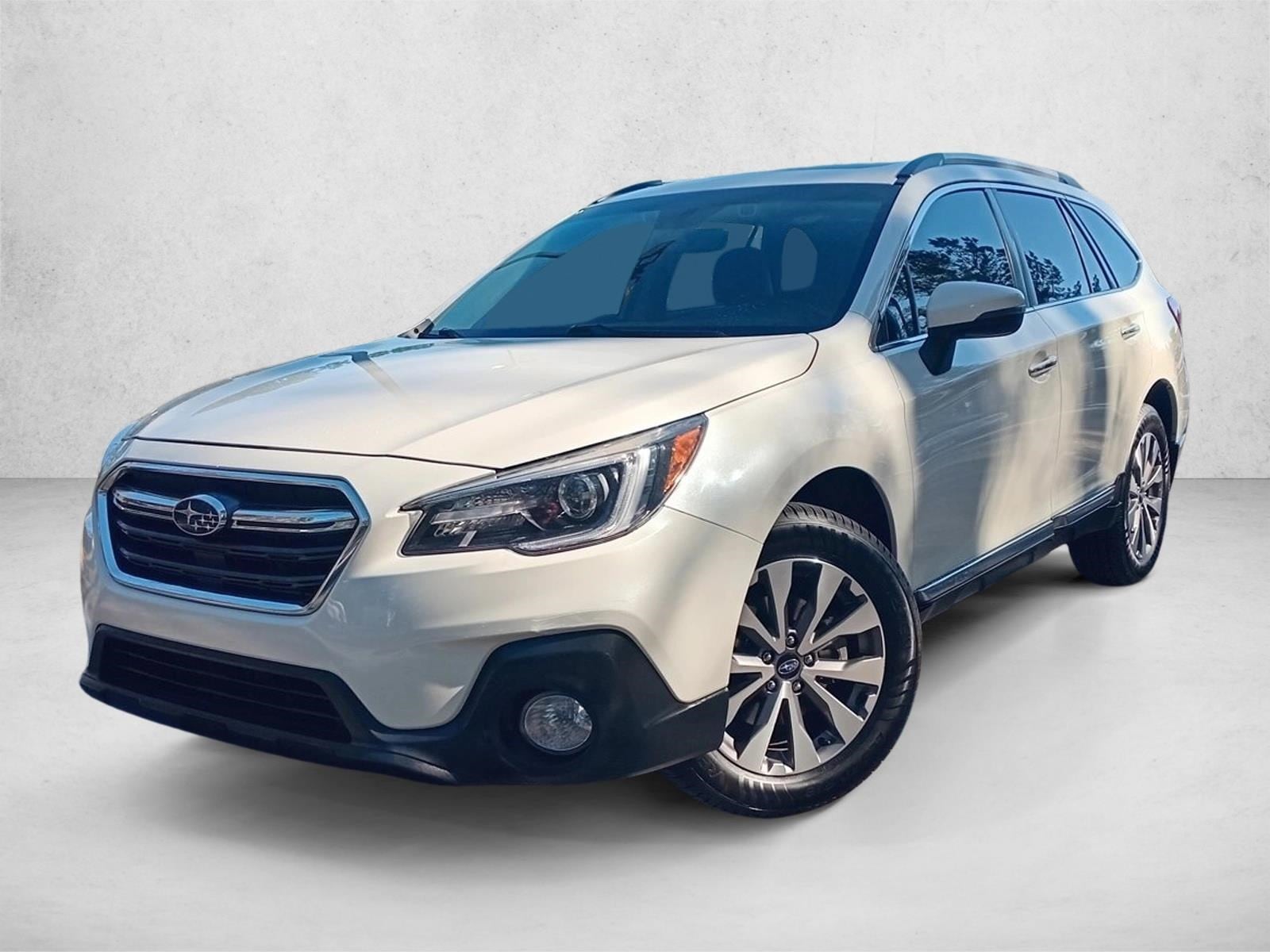 2019 Subaru Outback Touring's photo