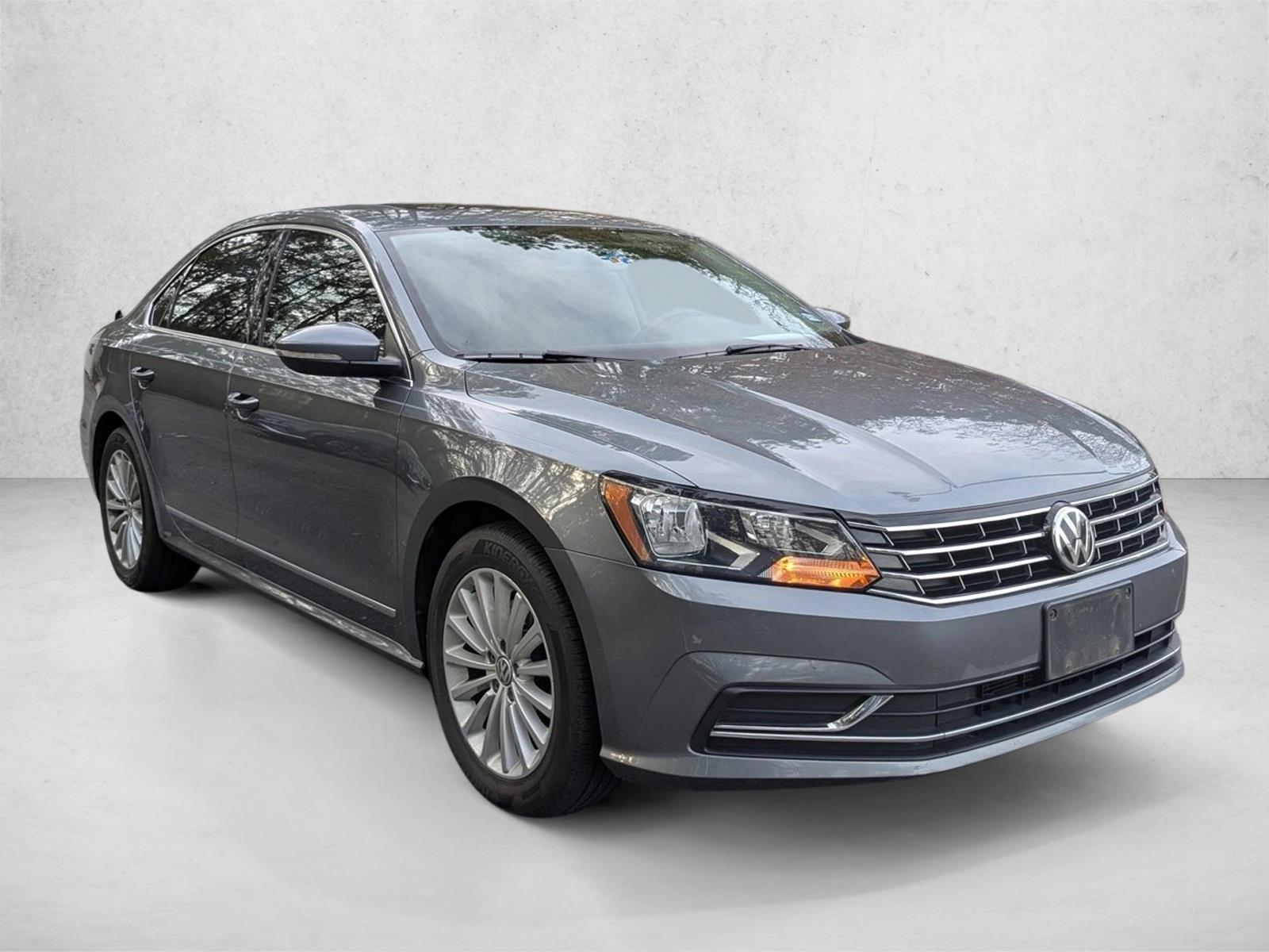 2017 Volkswagen Passat SE photo 3