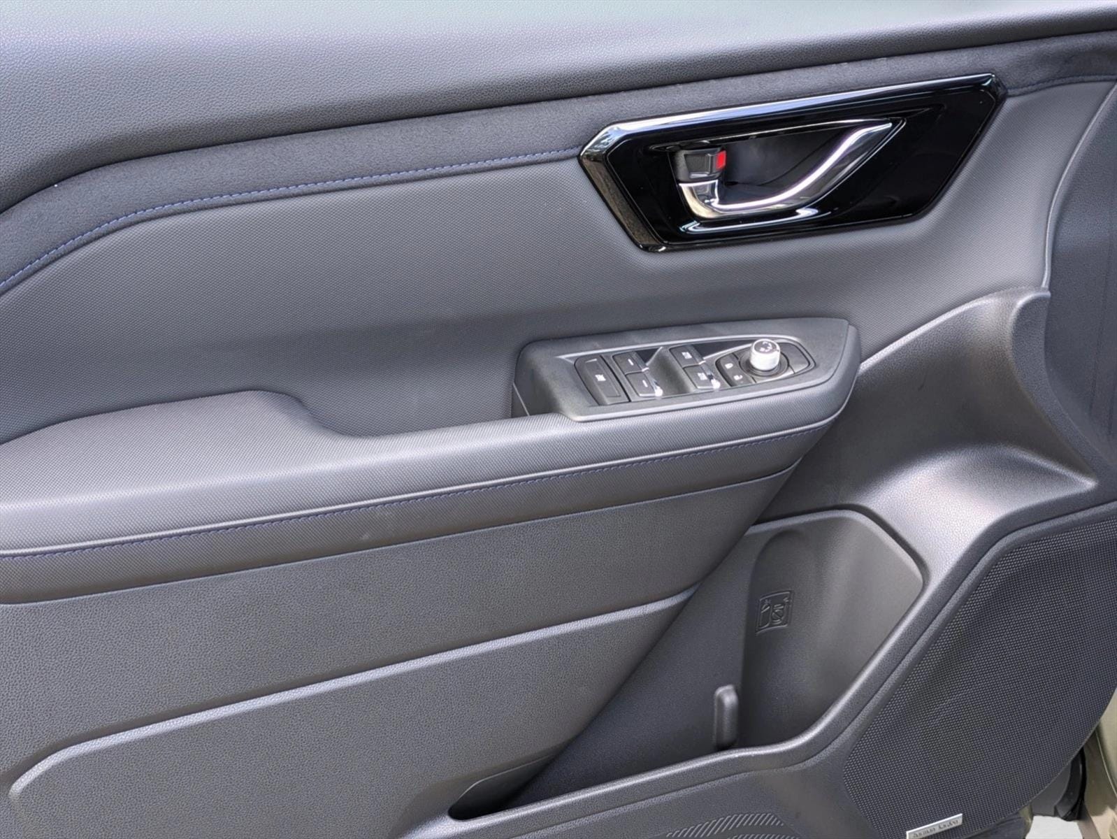 2025 Subaru Forester Limited - Photo 16
