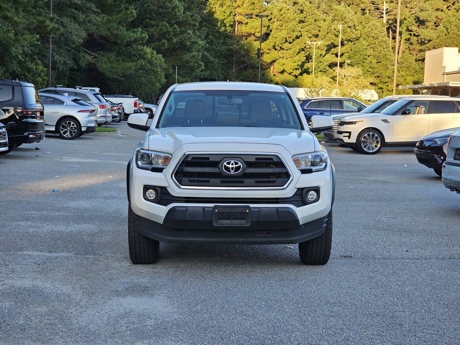 2017 Toyota Tacoma SR5 photo 2