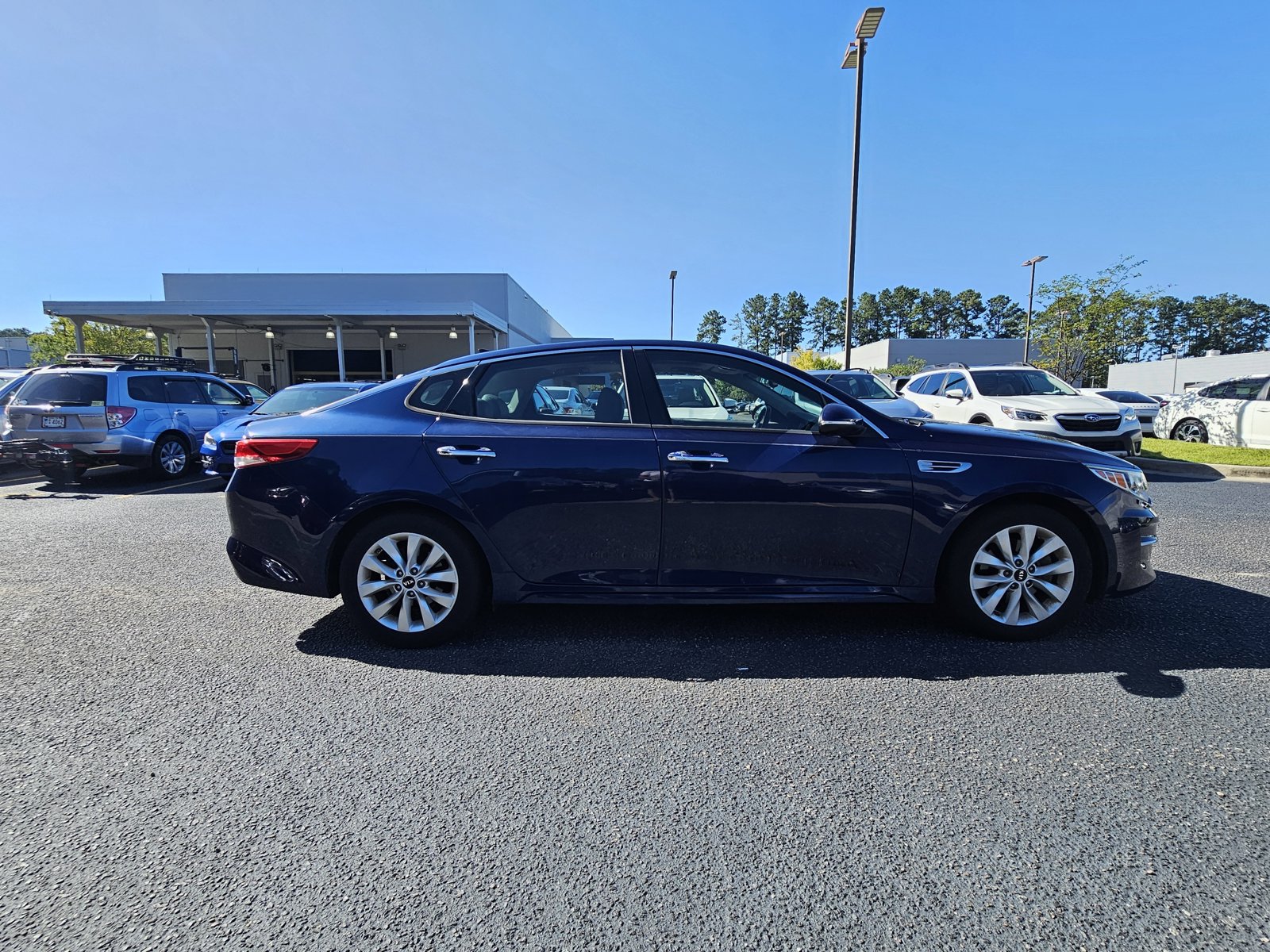 2017 Kia Optima EX photo 4
