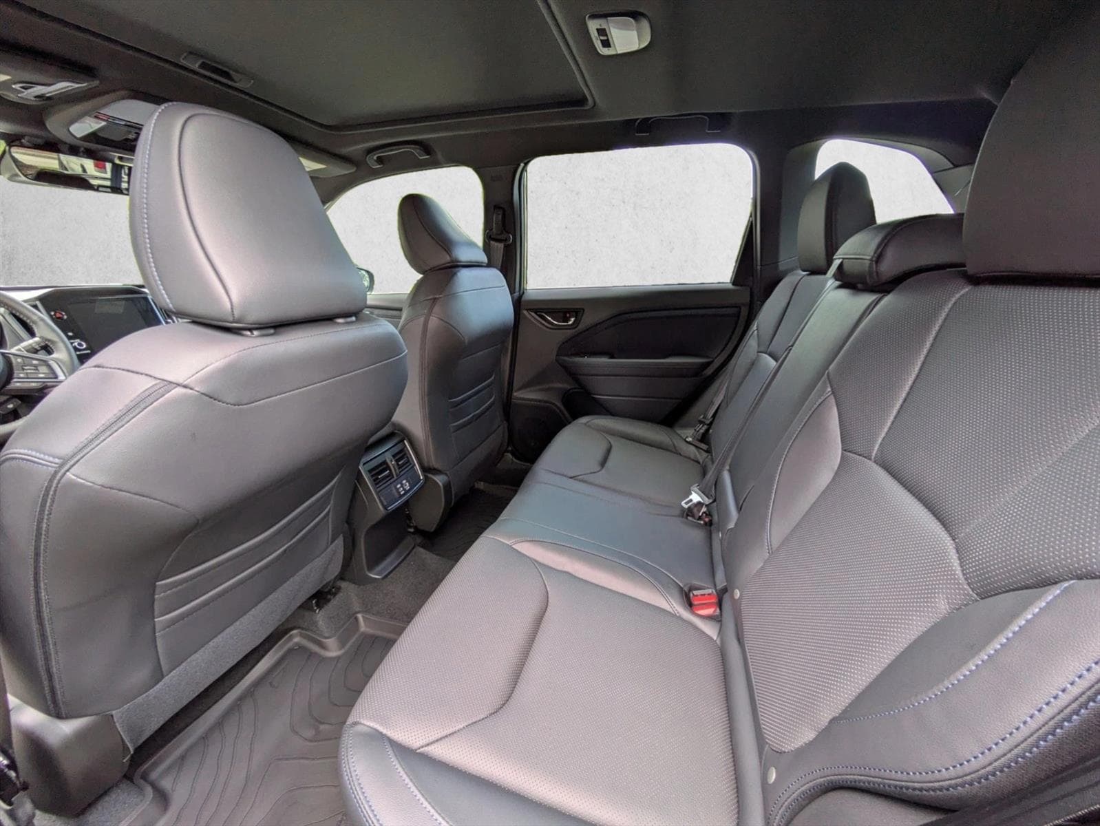 2025 Subaru Forester Limited - Photo 18