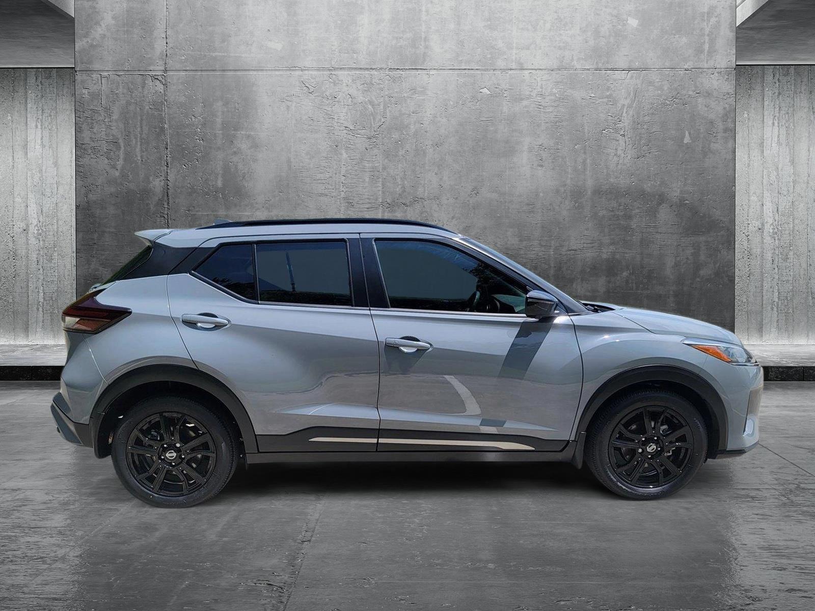 2021 Nissan Kicks SR photo 4