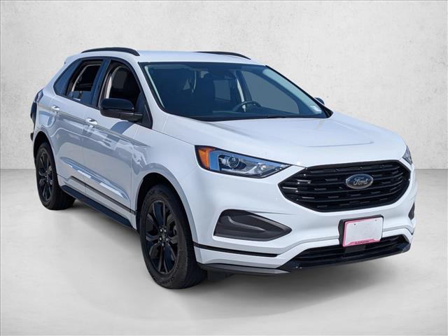 2022 Ford Edge SE photo 2