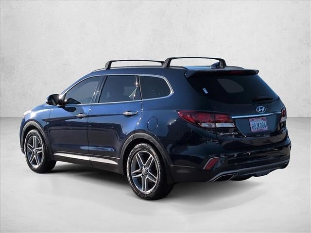2017 Hyundai Santa Fe SE Ultimate photo 3