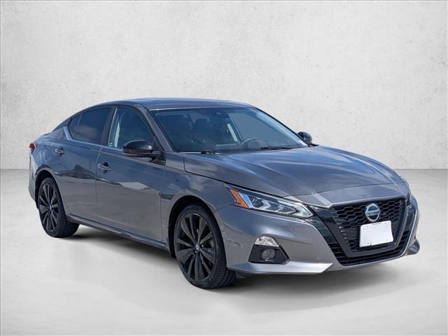 2022 Nissan Altima SR photo 3