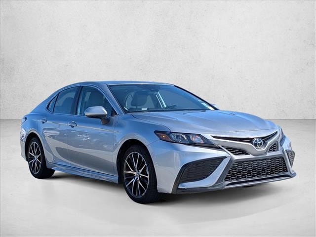 2024 Toyota Camry SE photo 3