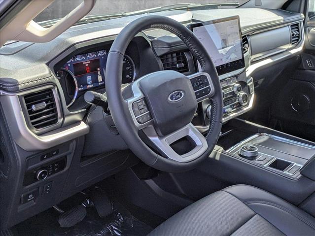 2024 Ford Expedition XLT photo 3