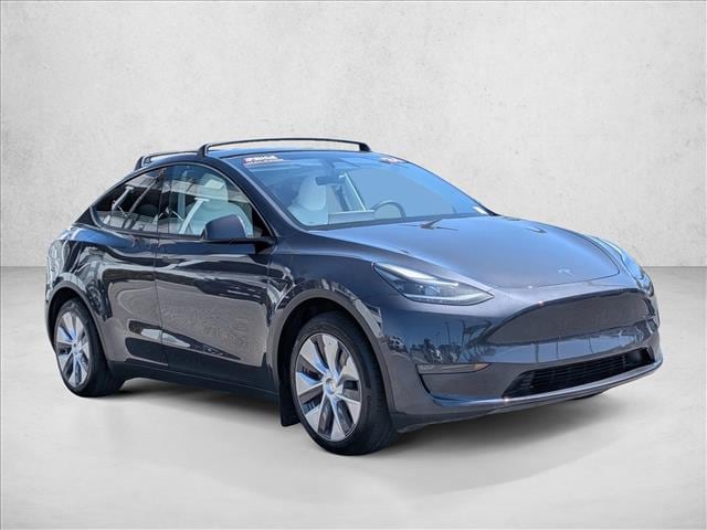 2024 Tesla Model Y Long Range photo 3