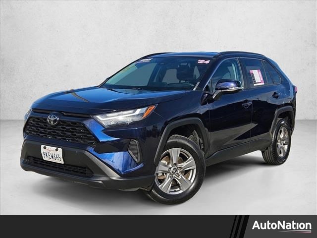 2024 Toyota RAV4 XLE's photo