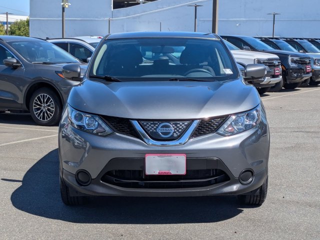 2018 Nissan Rogue Sport S photo 2