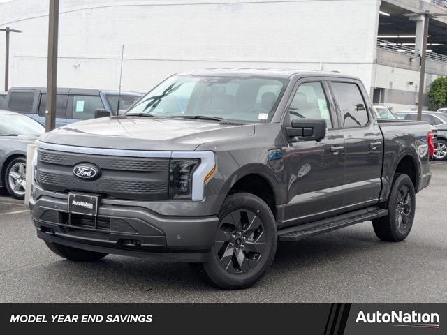 2025 Ford F-150 Lightning Flash's photo