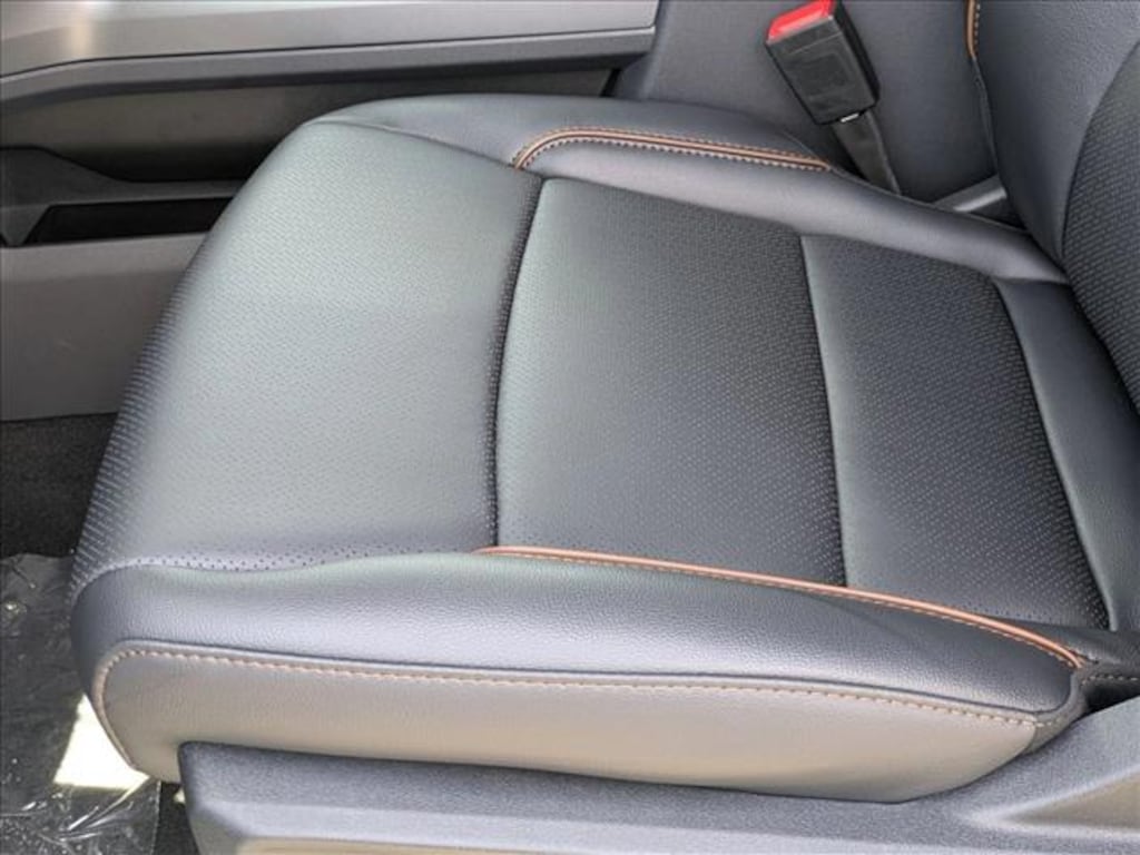 New 2025 Ford F-250 LARIAT Truck Crew Cab