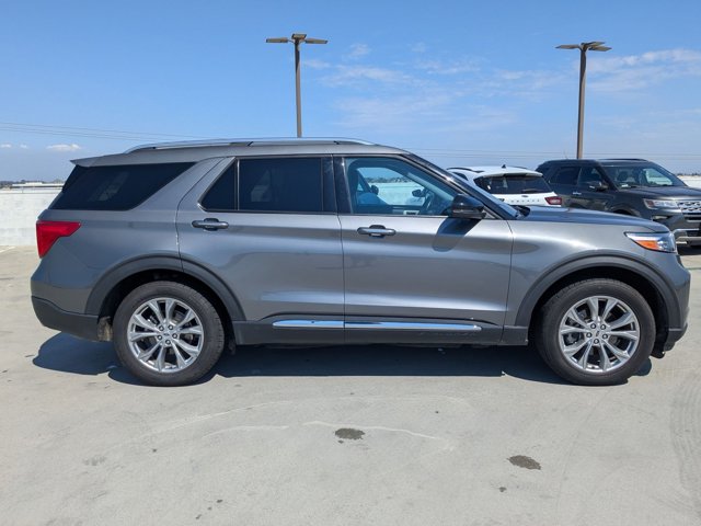 2023 Ford Explorer Limited photo 2