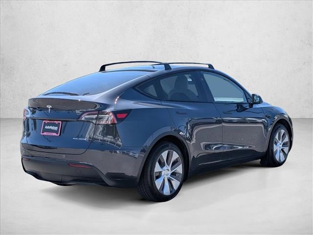 2024 Tesla Model Y Long Range photo 5