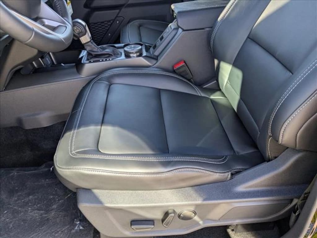 New 2025 Ford Bronco Outer Banks SUV