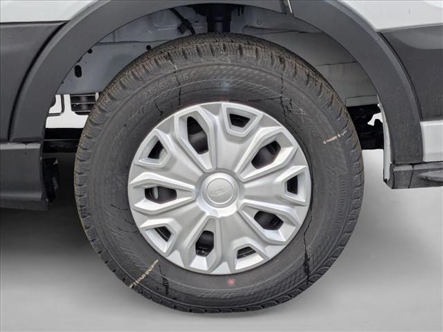 2025 Ford E-Transit Cargo Van Base - Photo 10