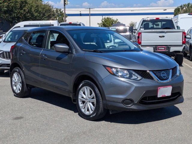 2018 Nissan Rogue Sport S photo 3