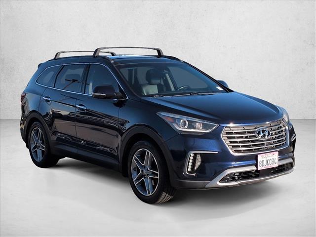 2017 Hyundai Santa Fe SE Ultimate photo 2