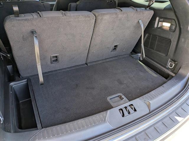 2023 Ford Explorer XLT photo 5