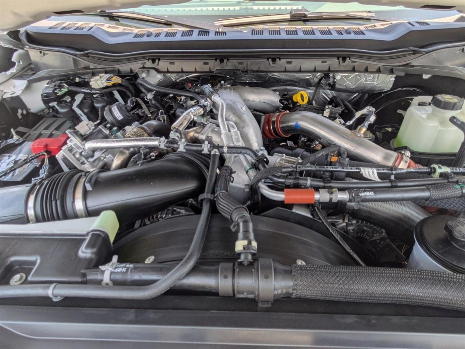 2025 Ford F-250 Super Duty Platinum - Photo 17