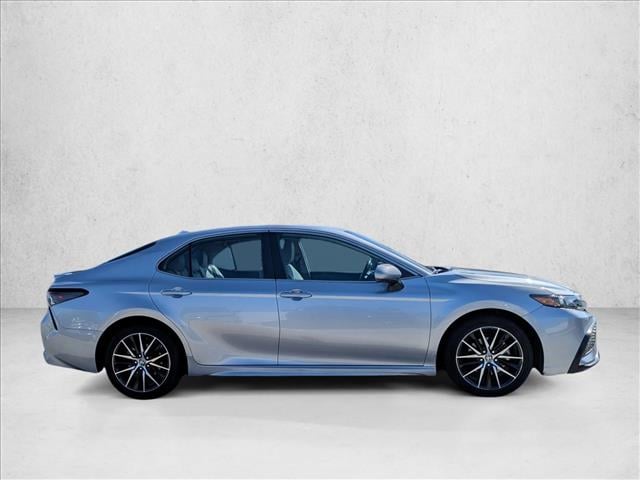 2024 Toyota Camry SE photo 4