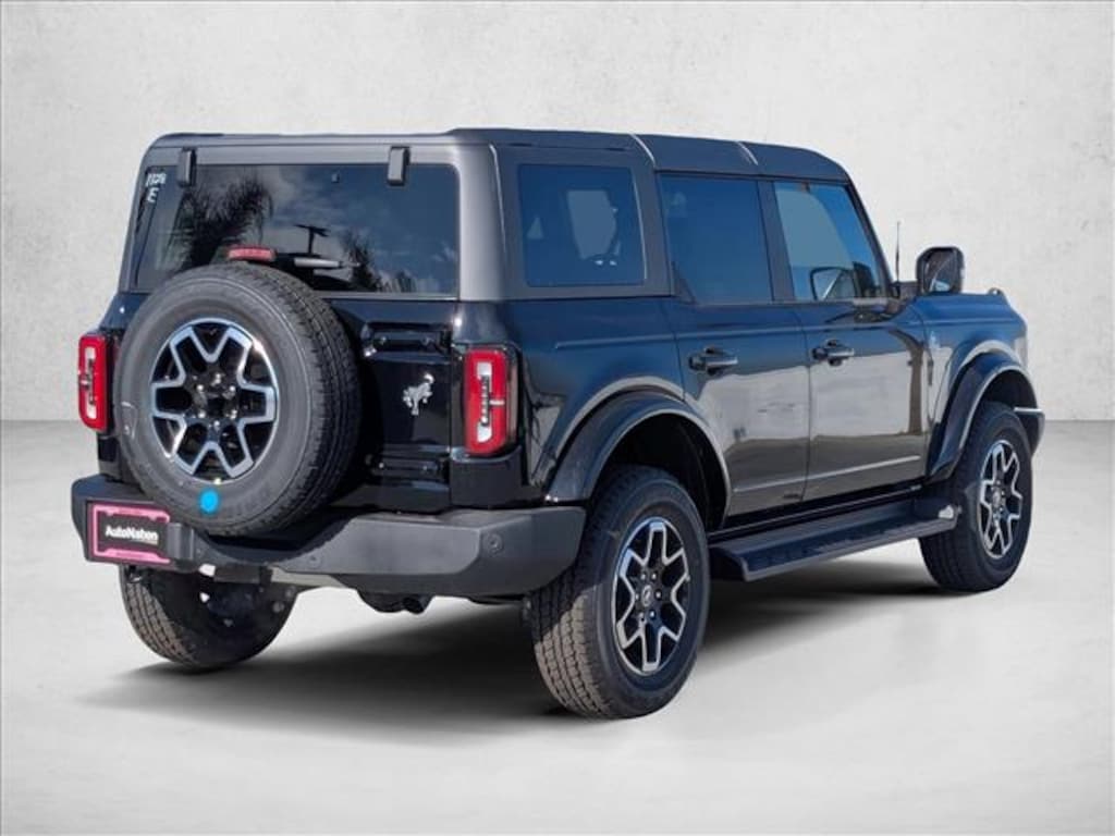 New 2025 Ford Bronco Outer Banks SUV