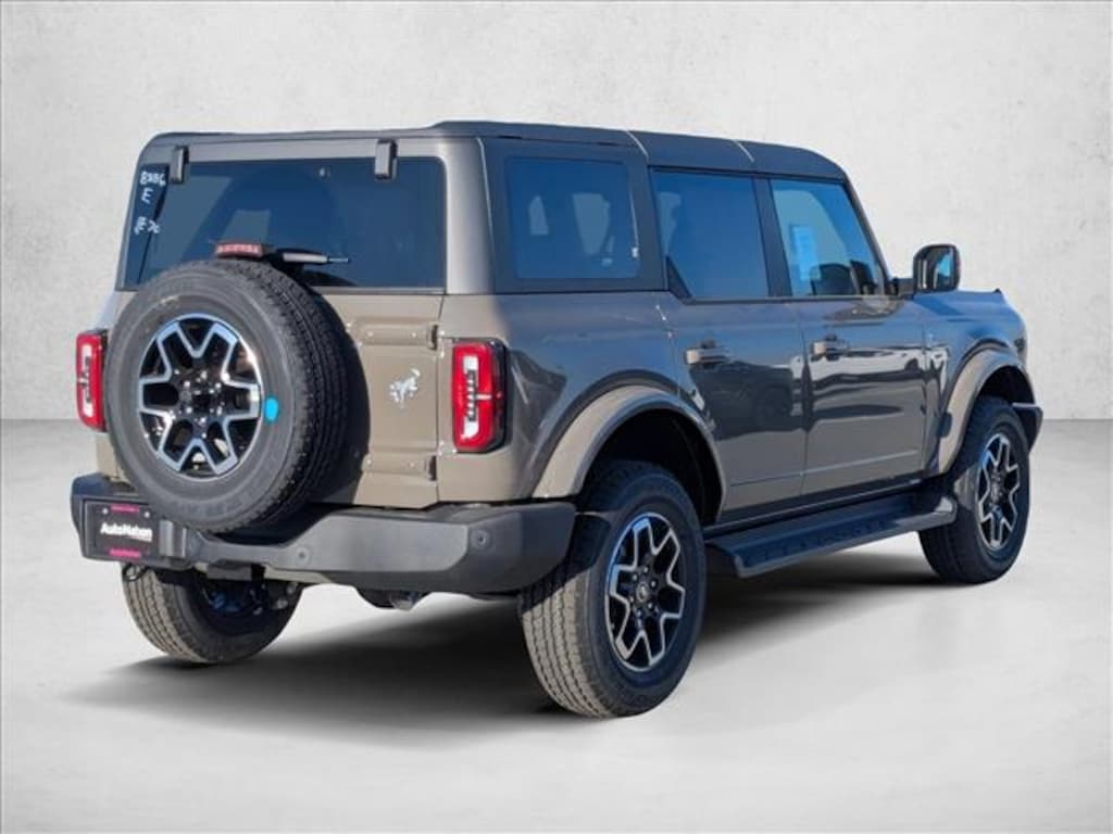 New 2025 Ford Bronco Outer Banks SUV