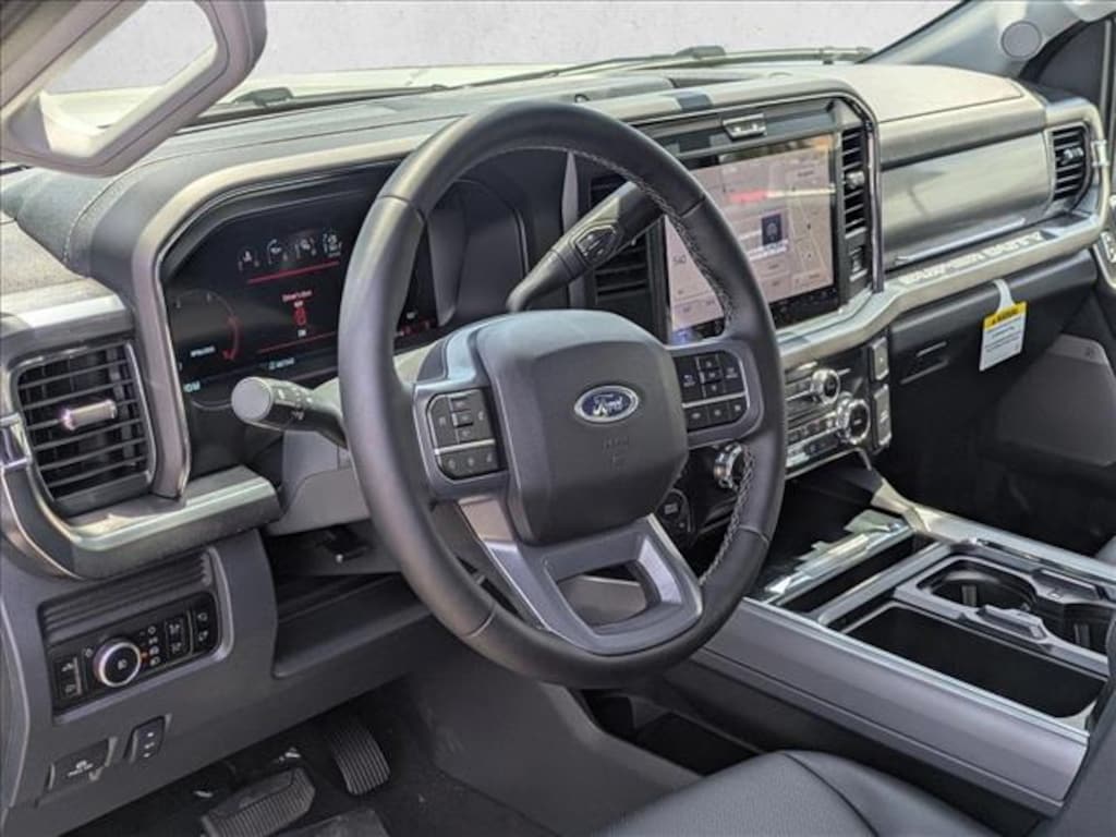 New 2025 Ford F-250 LARIAT Truck Crew Cab