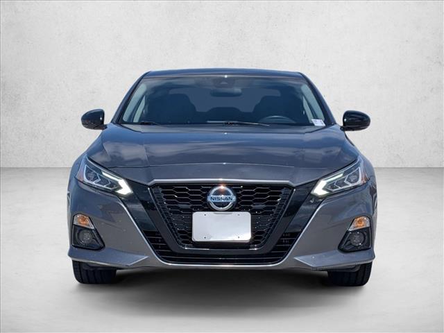 2022 Nissan Altima SR photo 2