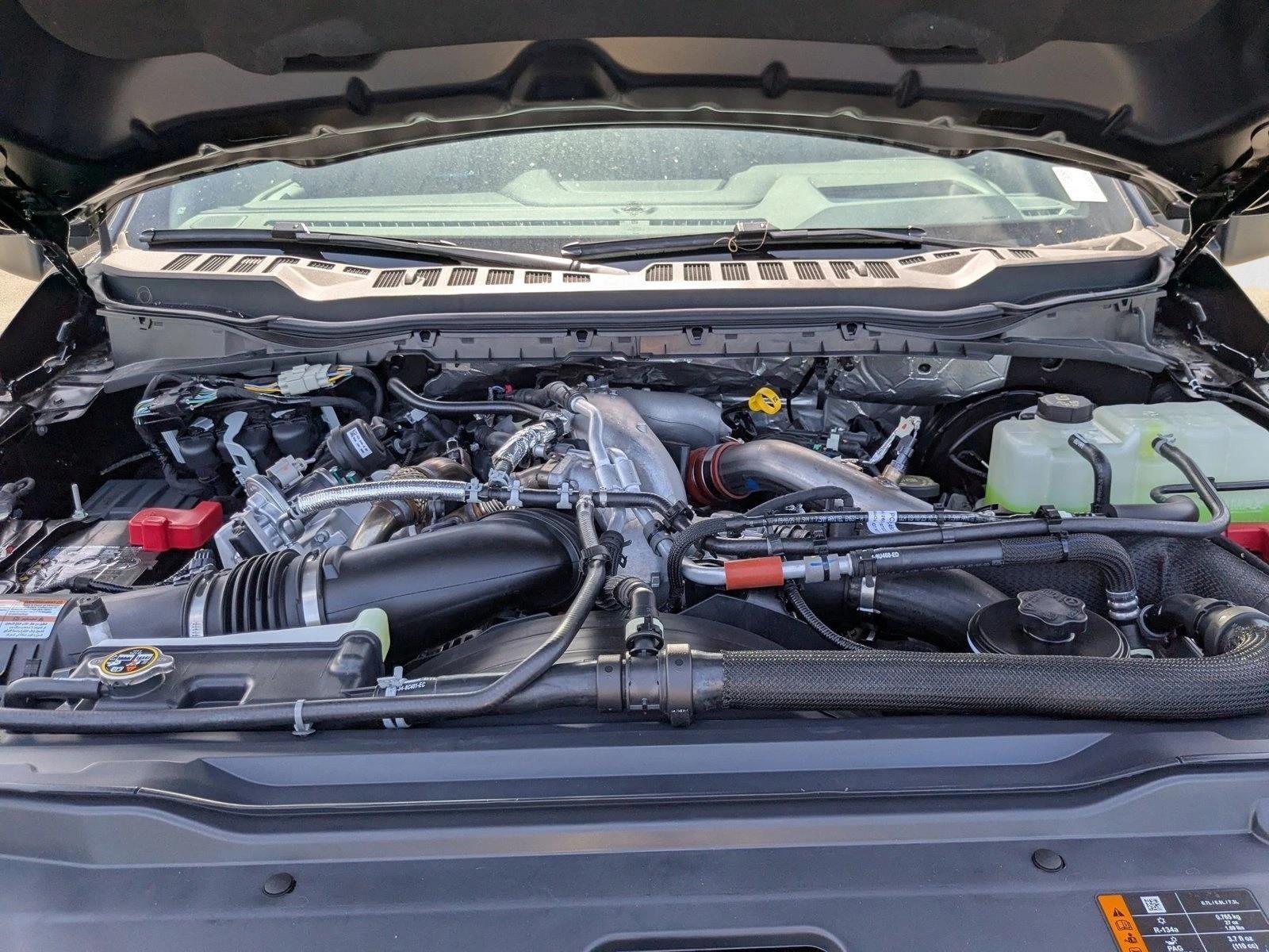 2025 Ford F-250 Super Duty Platinum - Photo 17