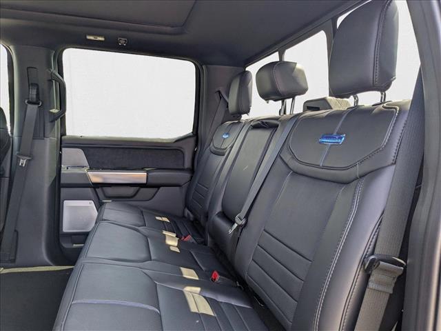 2025 Ford F-250 Super Duty Platinum - Photo 16