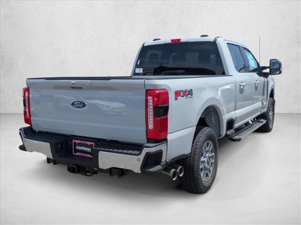 New 2025 Ford F-250 LARIAT Truck Crew Cab