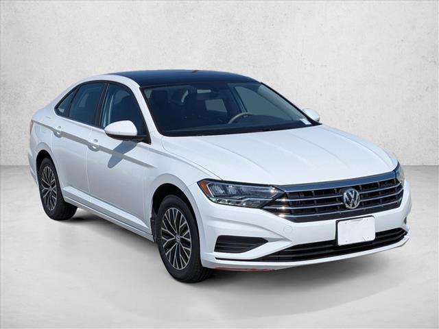 2019 Volkswagen Jetta SE R-Line photo 3