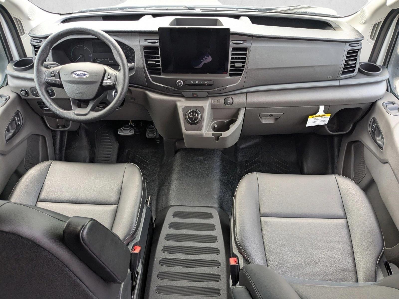 2025 Ford E-Transit Cargo Van Base - Photo 15